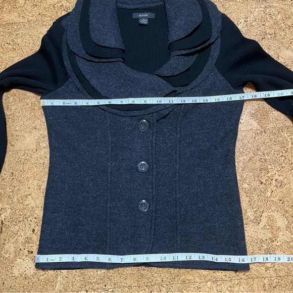 Alfani Merino Wool Ruffled Collar Button Cardigan Sweater Sz S - Picture 12 of 16